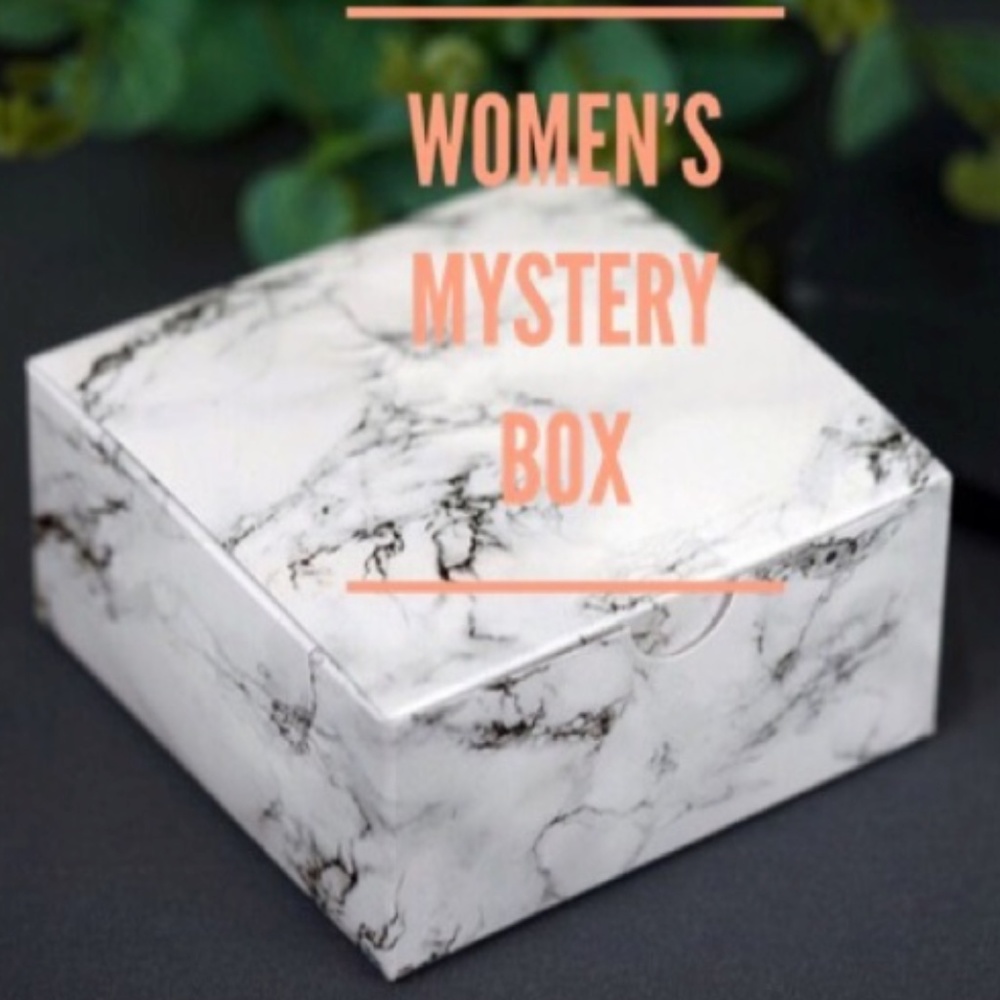 5 item women’s mystery box for $10